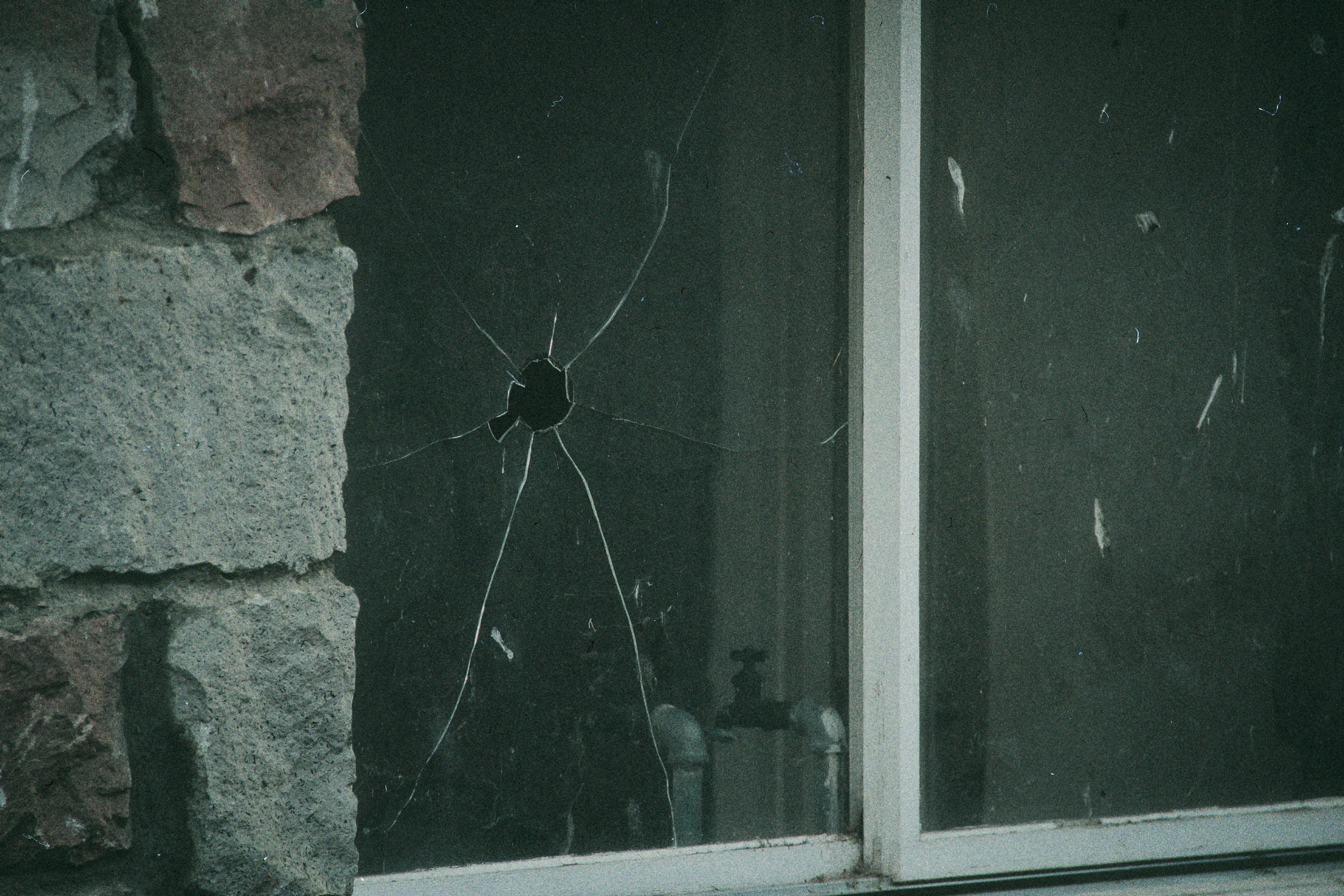 Cracked window detail